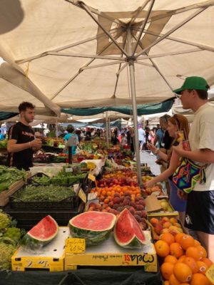 カンポディフィオーリ　市場