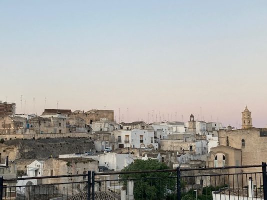 洞窟住居　マテーラ　ラテルツァ